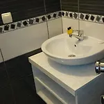 Wallabies Aquaduct Hotel 2*
